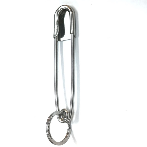 Maison Margiela Jumbo Safety Pin Key Ring Charm - Picture 1 of 7